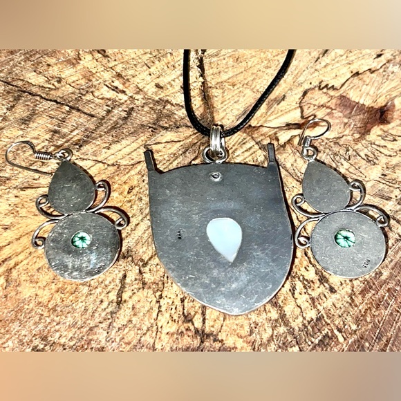 Caribbean Larimar Pendant & Earrings - Picture 4 of 8